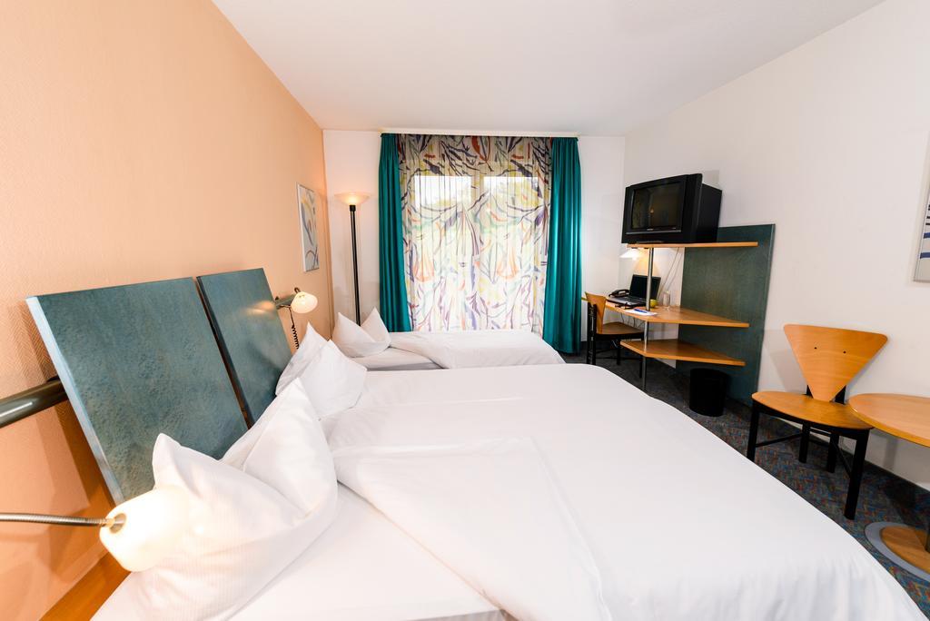 Hotel Residenz Schnelldorf Chambre photo